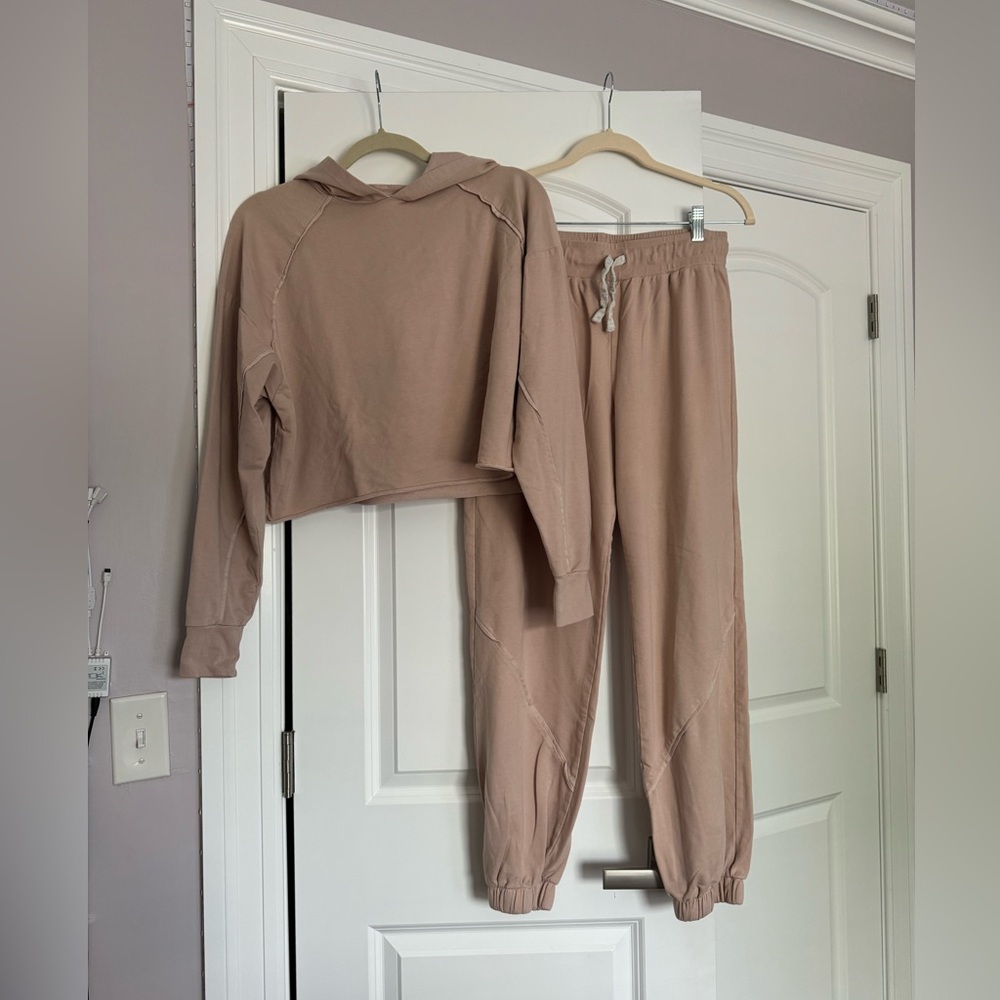 Project Social T pale pink sweat set